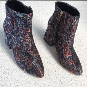 Nicole Miller artelier size 8 jacquard bootie